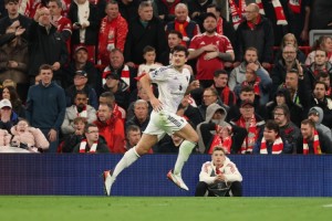 皇冠体育官方入口-太阳报：迈阿密国际和那不勒斯对马奎尔感兴趣，他选择与曼联续约